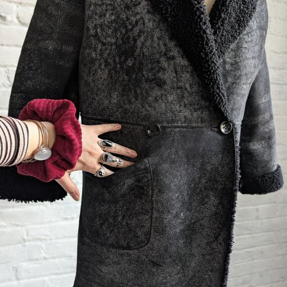 Vintage Black Leather Shearling Coat Afghan Fur Minimalist Chic Luxury Jacket - Picture 6 of 11